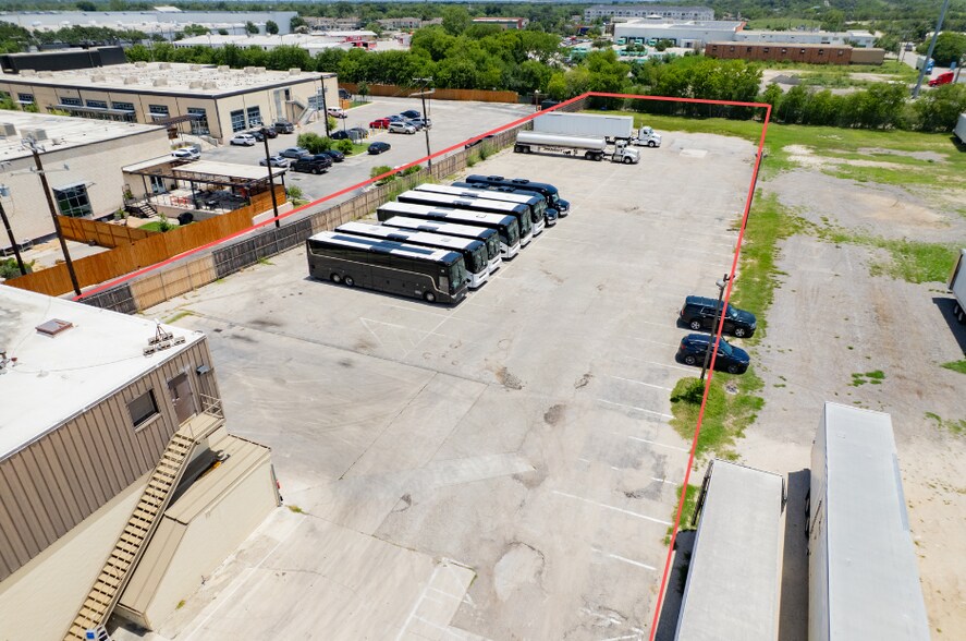 More Photos Of 3000 E Houston St, San Antonio Unknown For Lease