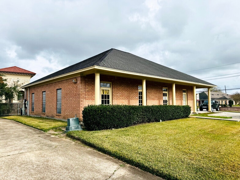 More Photos Of 6410 Wellington Pl, Beaumont Office For Lease
