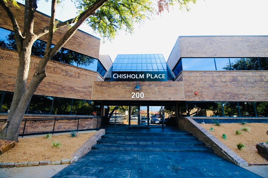 More Photos Of 200 Chisholm Pl, Plano Office For Lease