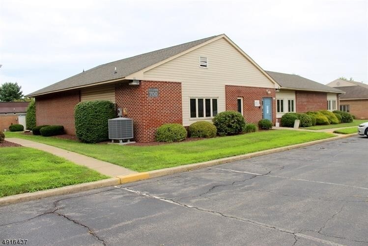 Primary Photo Of 700 Coventry Dr, Phillipsburg Medical For Sale