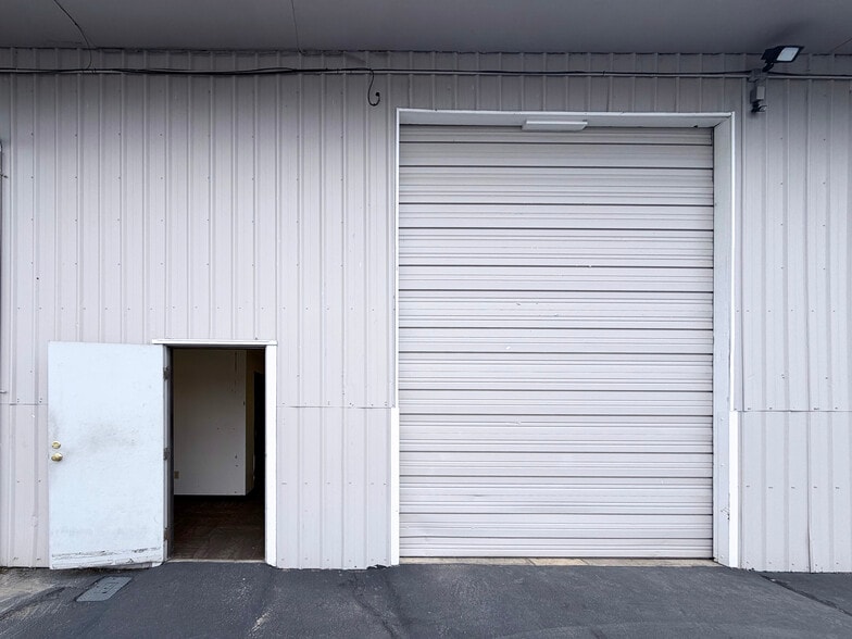 More Photos Of 2585 Roosevelt Blvd, Eugene Warehouse For Lease
