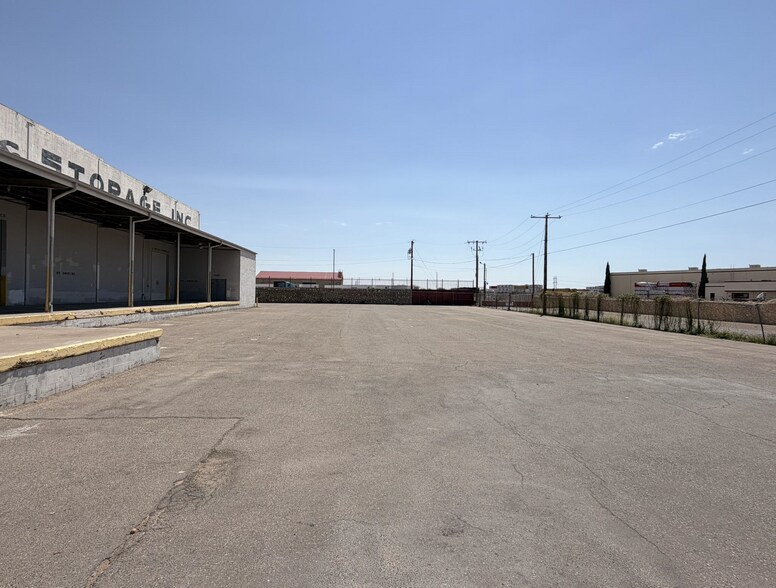 More Photos Of 9700 Railroad Dr, El Paso Warehouse For Sale