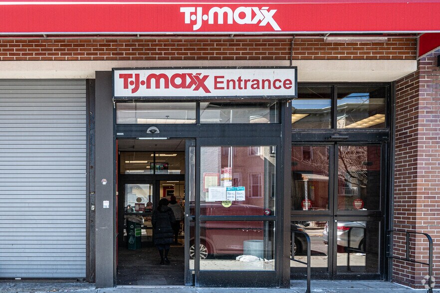 More Photos Of 1630 E 15th St, Brooklyn Office For Sale