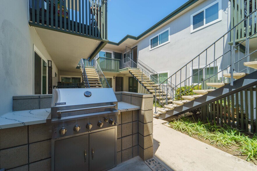 More Photos Of 3167 Landis St, San Diego Apartments For Sale