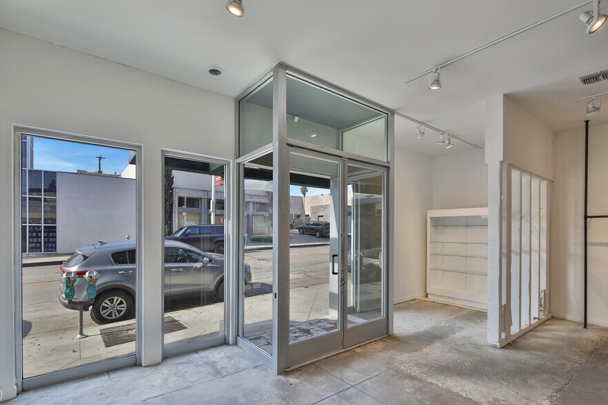 More Photos Of 638-644 N Robertson Blvd, West Hollywood General Retail For Lease