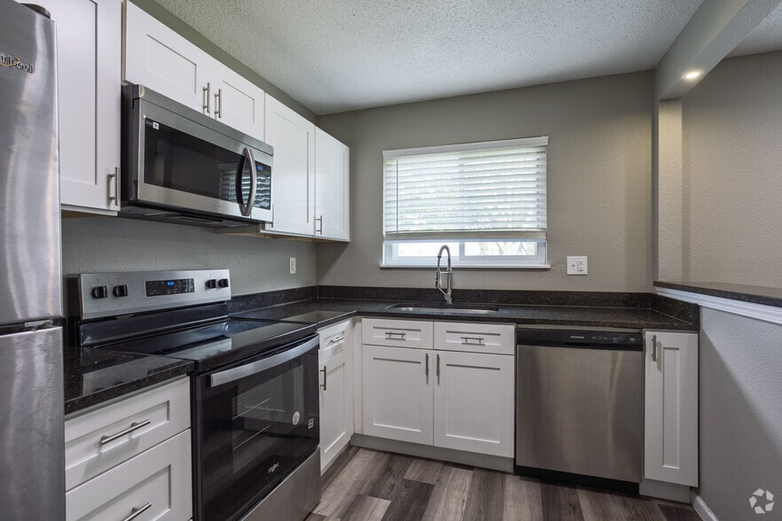 More Photos Of 4000 Archer Dr, East Moline Apartments For Sale