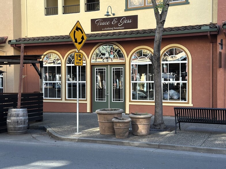 More Photos Of 9057-9061 Windsor Rd, Windsor General Retail For Sale