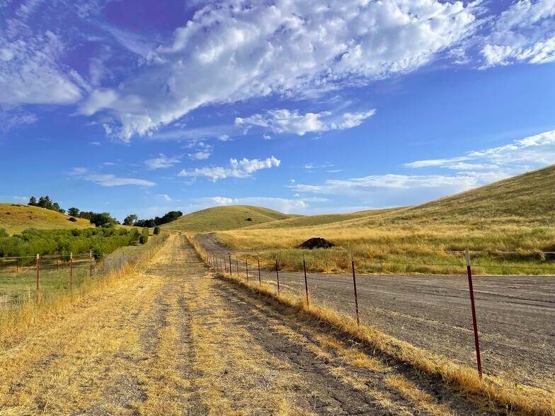 More Photos Of 0 E. 41 Hwy, Templeton Land For Sale