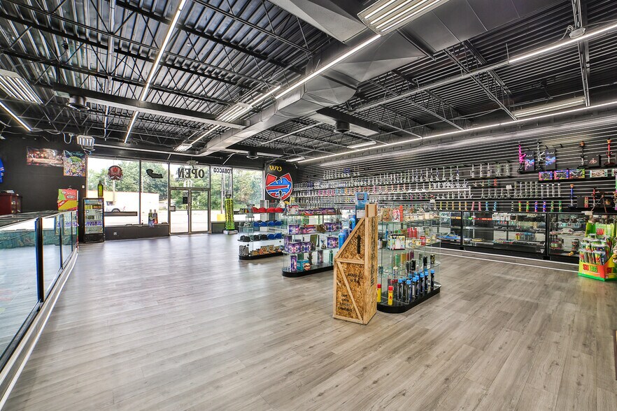 More Photos Of 3001 Ridge Rd, Buffalo Freestanding For Sale