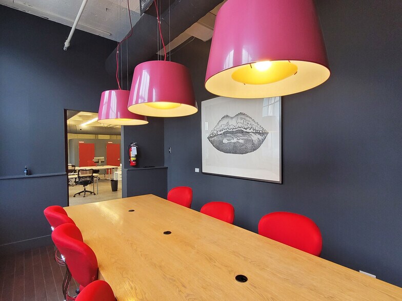 More Photos Of 101-105 Murray St, Ottawa Storefront For Lease