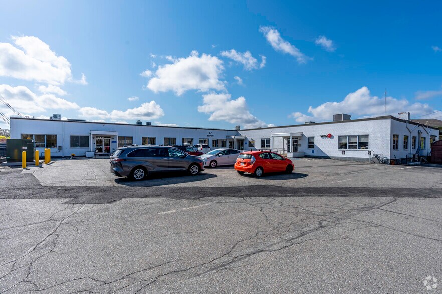 More Photos Of 25-29 Needham St, Newton Office For Lease