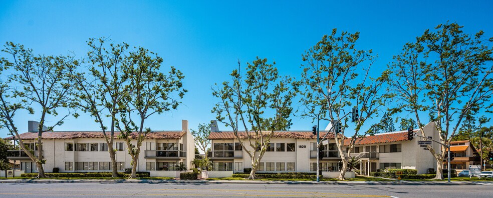 More Photos Of 1820 W Orangewood Ave, Orange Office For Lease