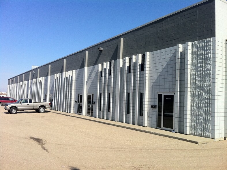 Primary Photo Of 10705 205 St NW, Edmonton Warehouse For Lease