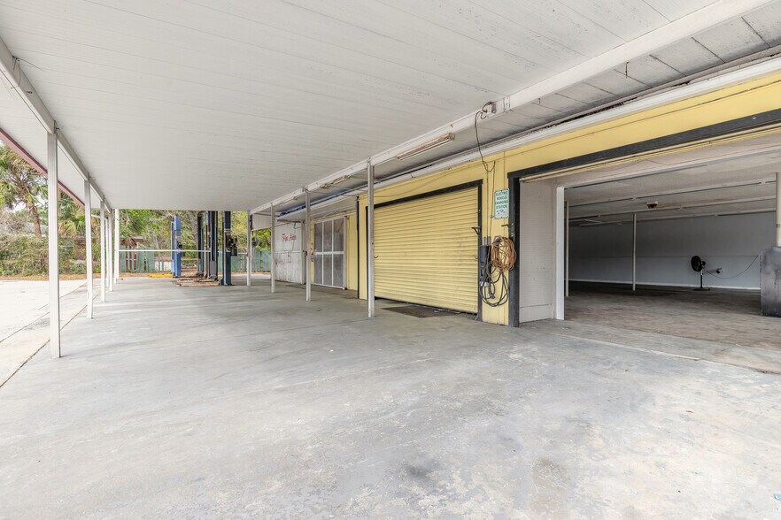 More Photos Of 82 N Yonge St, Ormond Beach General Retail For Sale