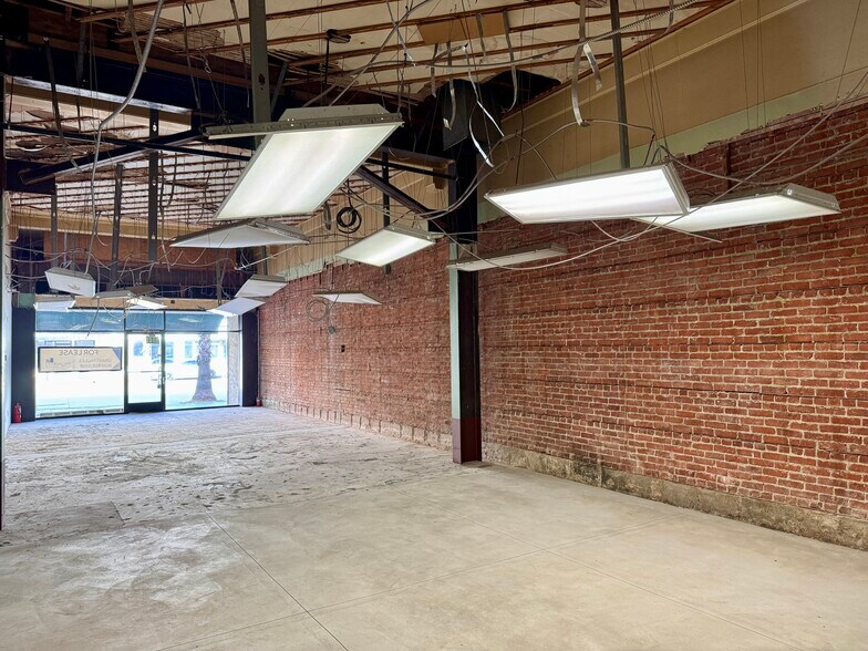 More Photos Of 440-458 E Colorado Blvd, Pasadena Storefront For Lease