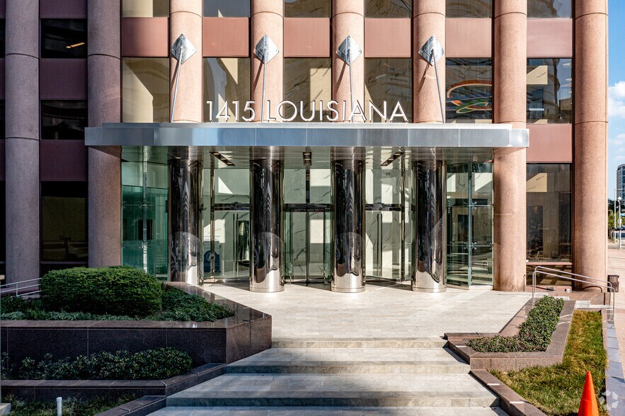 More Photos Of 1415 Louisiana St, Houston Office For Sale