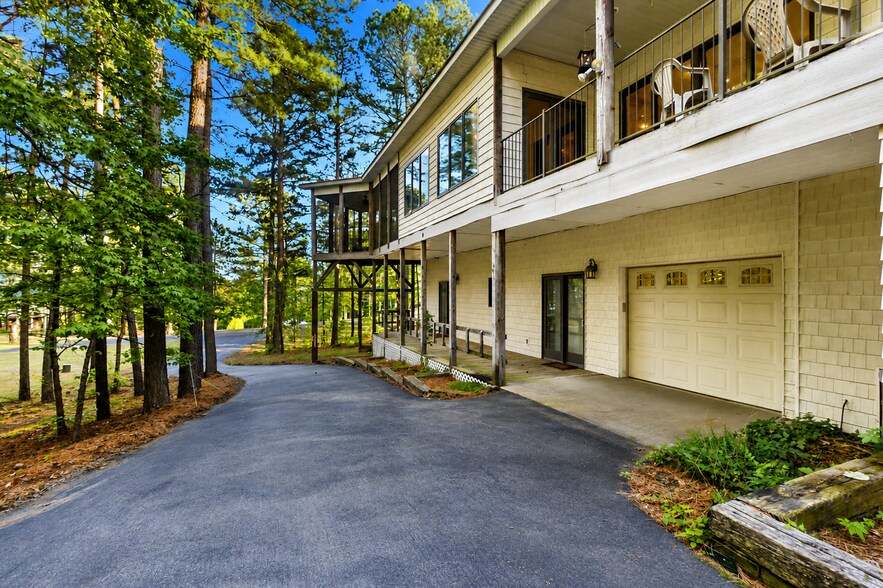 More Photos Of 267 Stinson Dr, Clinton Specialty For Sale