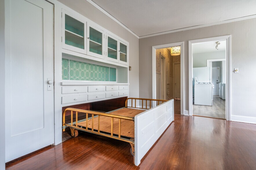 More Photos Of 1620 California Ave, Santa Monica Apartments For Sale