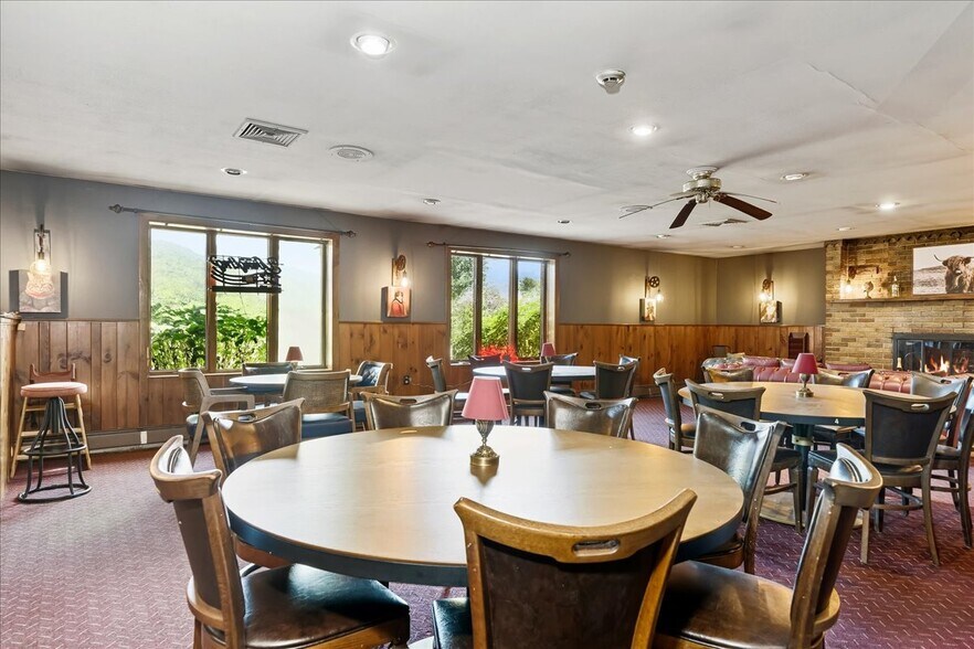 More Photos Of 31 Decatur St, Columbia Restaurant For Sale