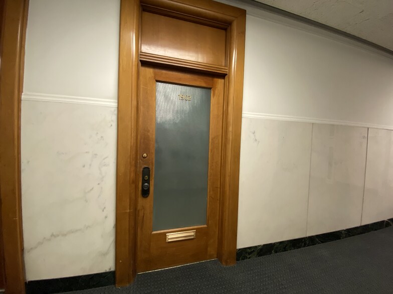 More Photos Of 50 E Washington St, Chicago Office For Sale