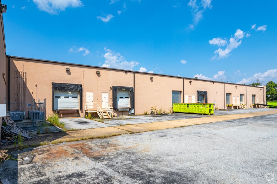More Photos Of 144 Quigley Blvd, New Castle Warehouse For Sale