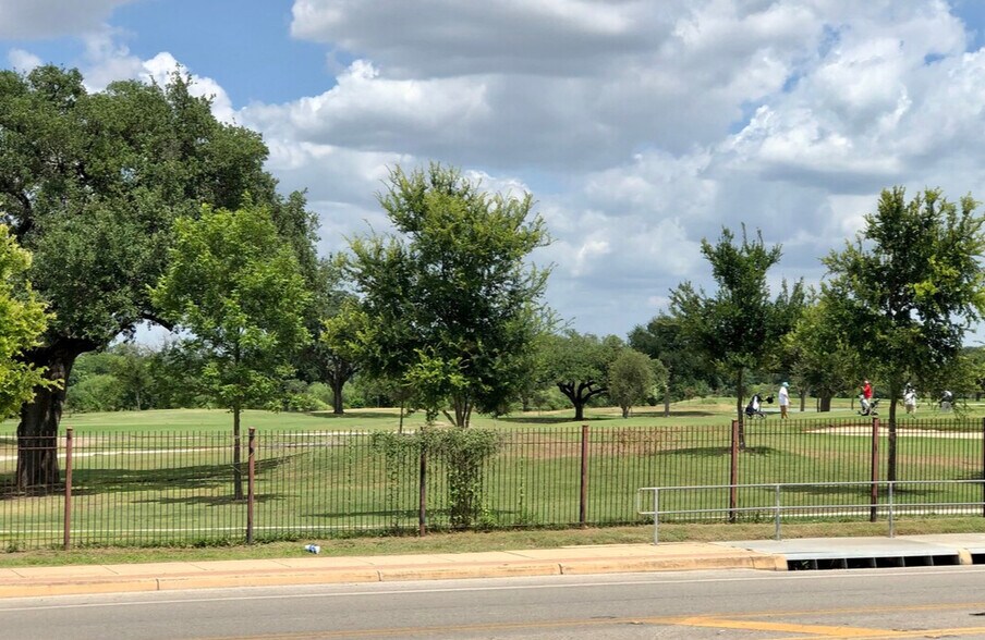 More Photos Of 1807 Mission Rd, San Antonio Freestanding For Sale