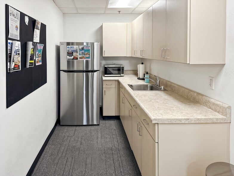 More Photos Of 560 W Brown Rd, Mesa Coworking Space