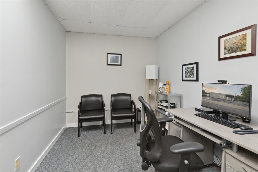 More Photos Of 1000 N Johnson St, Bay City Medical For Sale