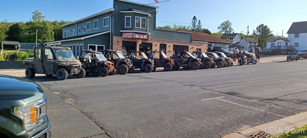 More Photos Of 31 Trimountain Ave, South Range Bar For Sale