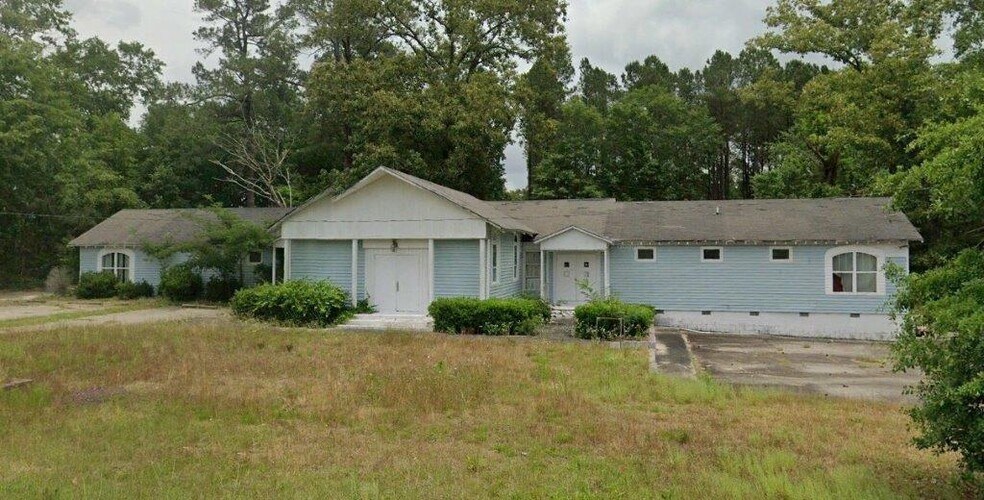 More Photos Of 7024 North Rd, North Religious Facility For Sale