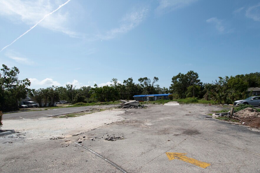 More Photos Of 4535 Tamiami Trl, Port Charlotte Office For Lease