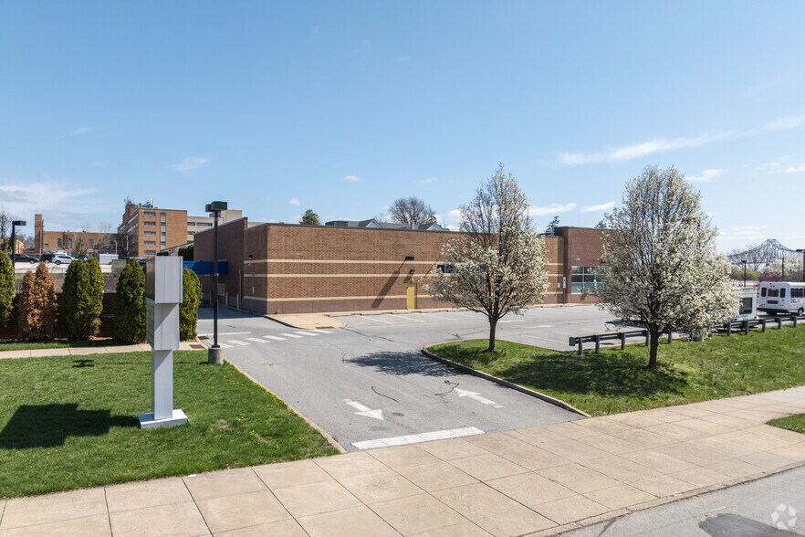 More Photos Of 2722 W 9th St, Chester Drugstore For Sale