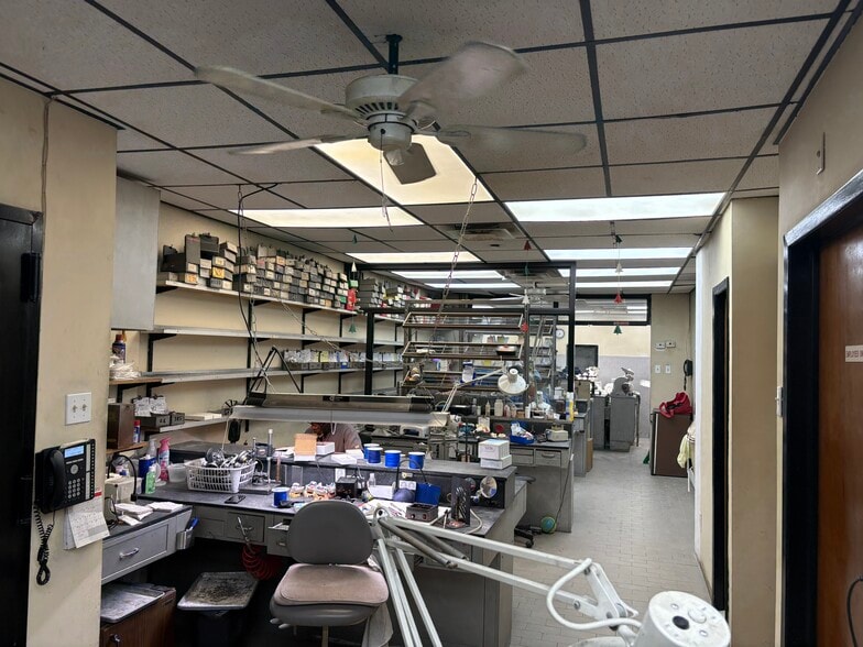 More Photos Of 7951 Myrtle Ave, Glendale Storefront Retail Residential For Sale