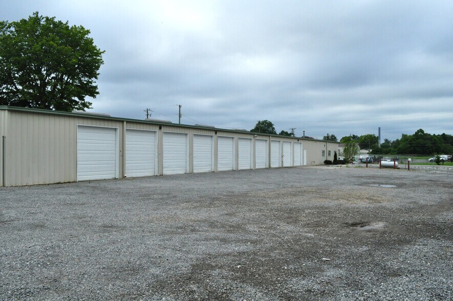 More Photos Of 2333 W Emory Rd, Powell Industrial For Sale