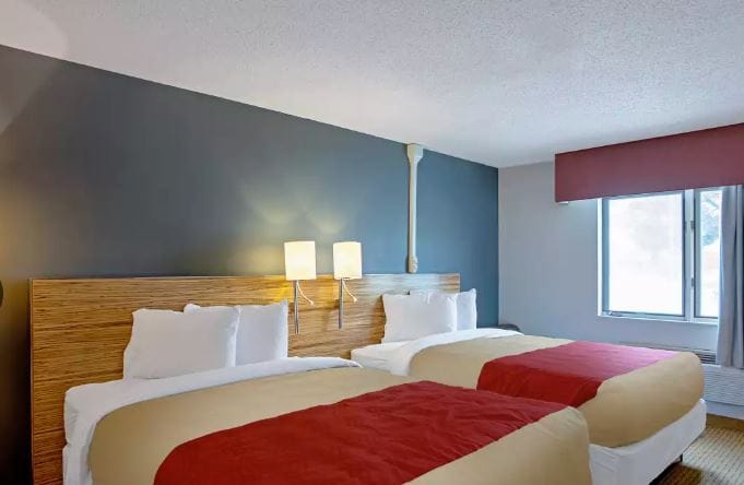 More Photos Of 2300 Lincoln Way, Clinton Hotel For Sale