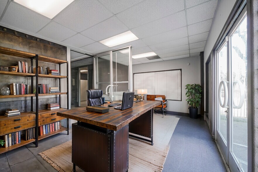 More Photos Of 444 N 1st St, Fresno Freestanding For Sale