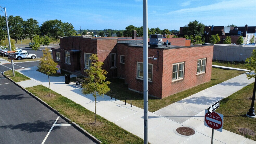 More Photos Of 107 W Liberty St, Rome Office For Sale