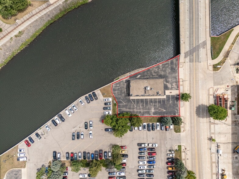 More Photos Of 307 E Center St, Rochester Office For Sale