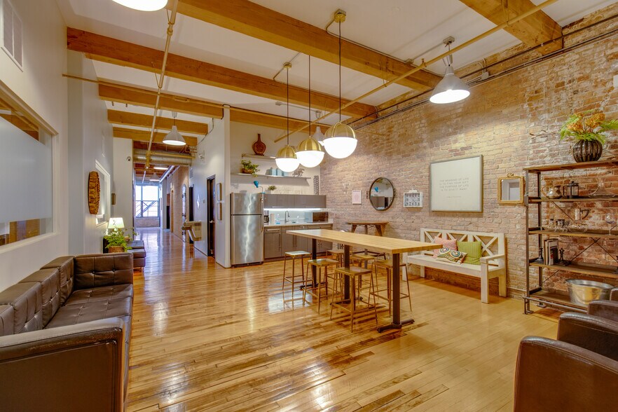 More Photos Of 1132 S Wabash Ave, Chicago Office For Lease