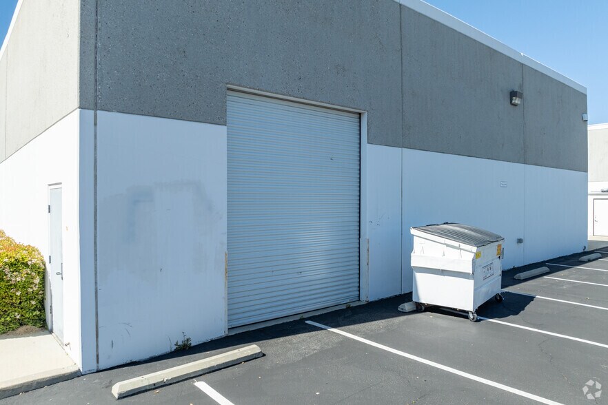 More Photos Of 25028 Avenue Kearny, Valencia Manufacturing For Lease