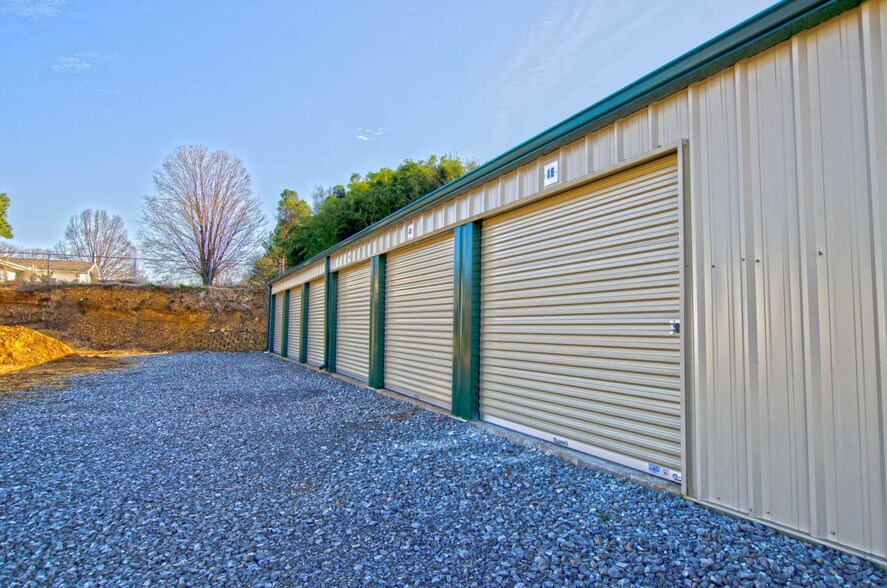 More Photos Of 3832 Morganton Rd, Maryville Self Storage For Sale