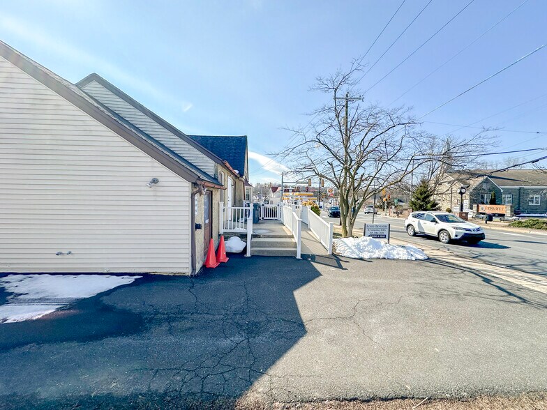 More Photos Of 1201 Easton Rd, Roslyn Medical For Lease