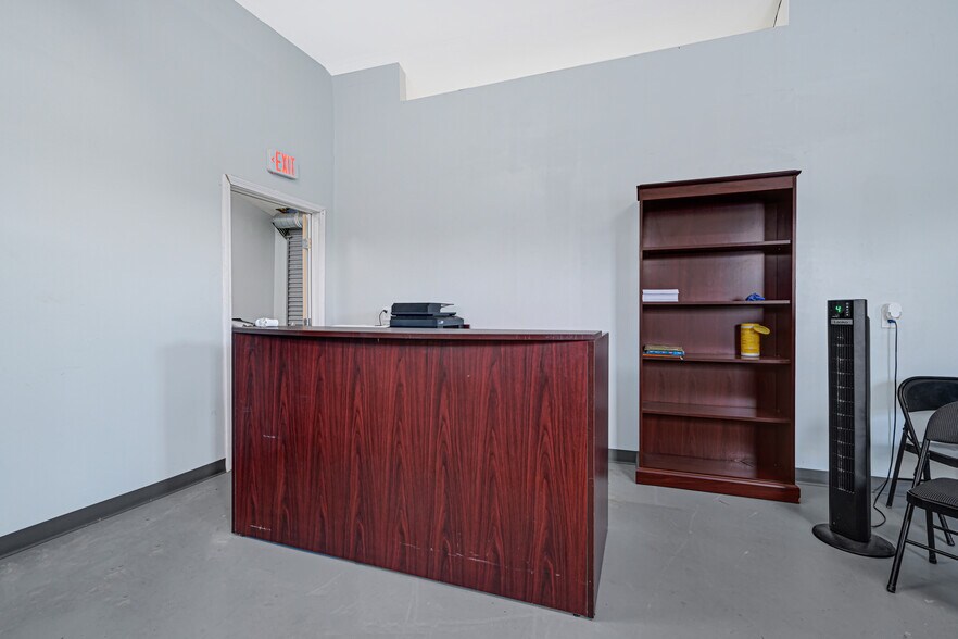 More Photos Of 721 Pasadena Fwy, Pasadena Industrial For Sale