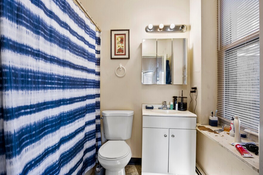 More Photos Of 403-409 N Pearl St, Albany Warehouse For Sale