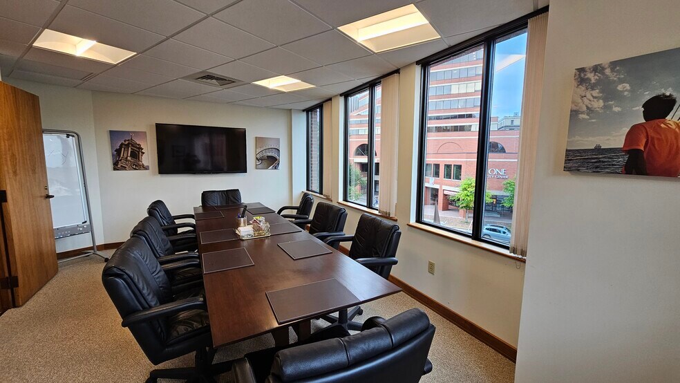 More Photos Of 2 City Ctr, Portland Office For Lease