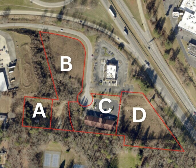 More Photos Of 240 Mitchelle Dr, Hendersonville Hotel For Sale
