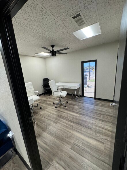 More Photos Of 801 E Abram St, Arlington Loft Creative Space For Lease