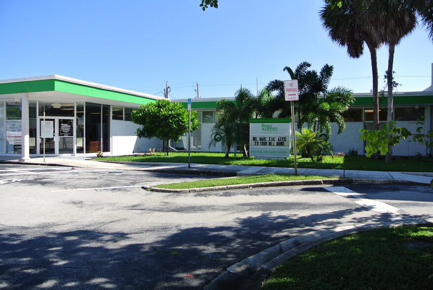 Primary Photo Of 2700 E Oakland Park Blvd, Fort Lauderdale Medical For Lease