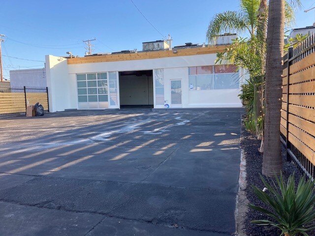 More Photos Of 912 E 3rd St, Long Beach Freestanding For Sale