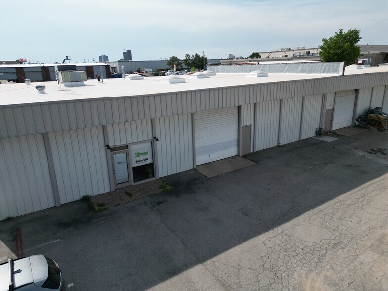 More Photos Of 4466 S 74th Ave, Tulsa Manufacturing For Lease